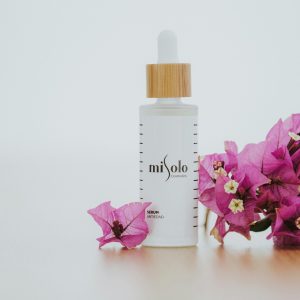 Serum hydratant dans un flacon pipette